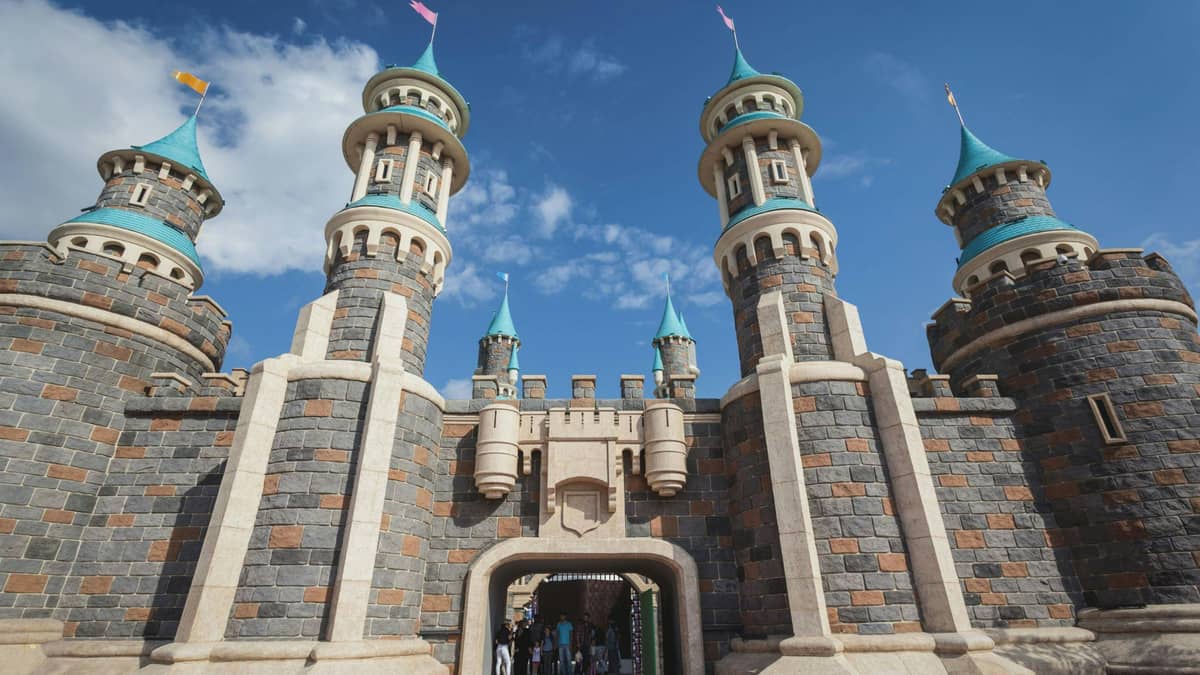 Spend a Magical Day at Hong Kong Disneyland